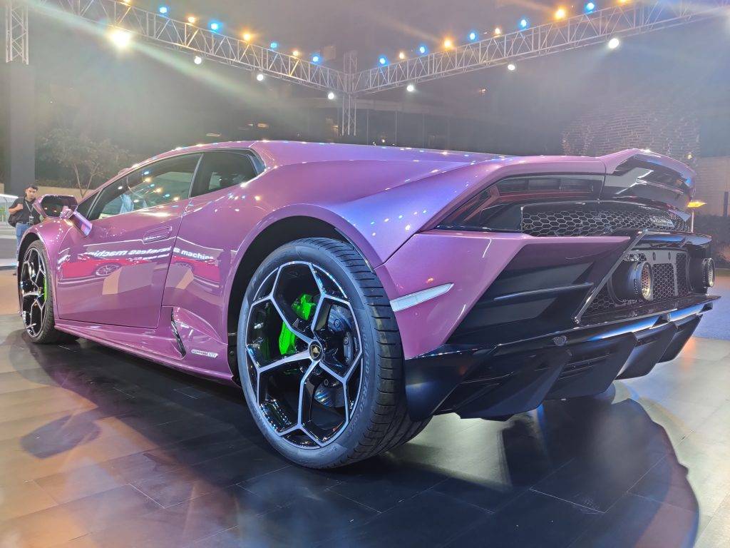 This New Lamborghini's Tyres Can Fix Punctures On Their Own!